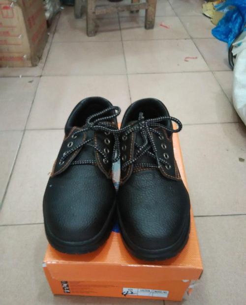 上海市宝山区术一劳防用品店提供的劳保用品安全鞋